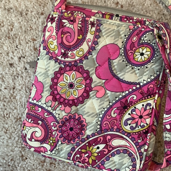 Vera bradley crossbody bag - Picture 3 of 3
